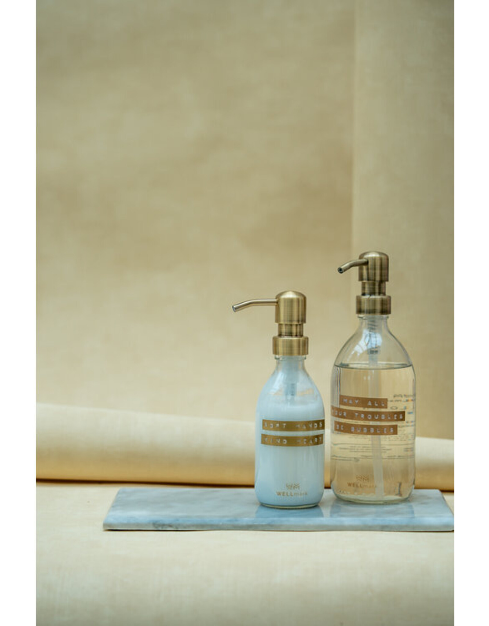 Wellmark Hand soap transparent/brass - fresh linen - may all your troubles 500ml