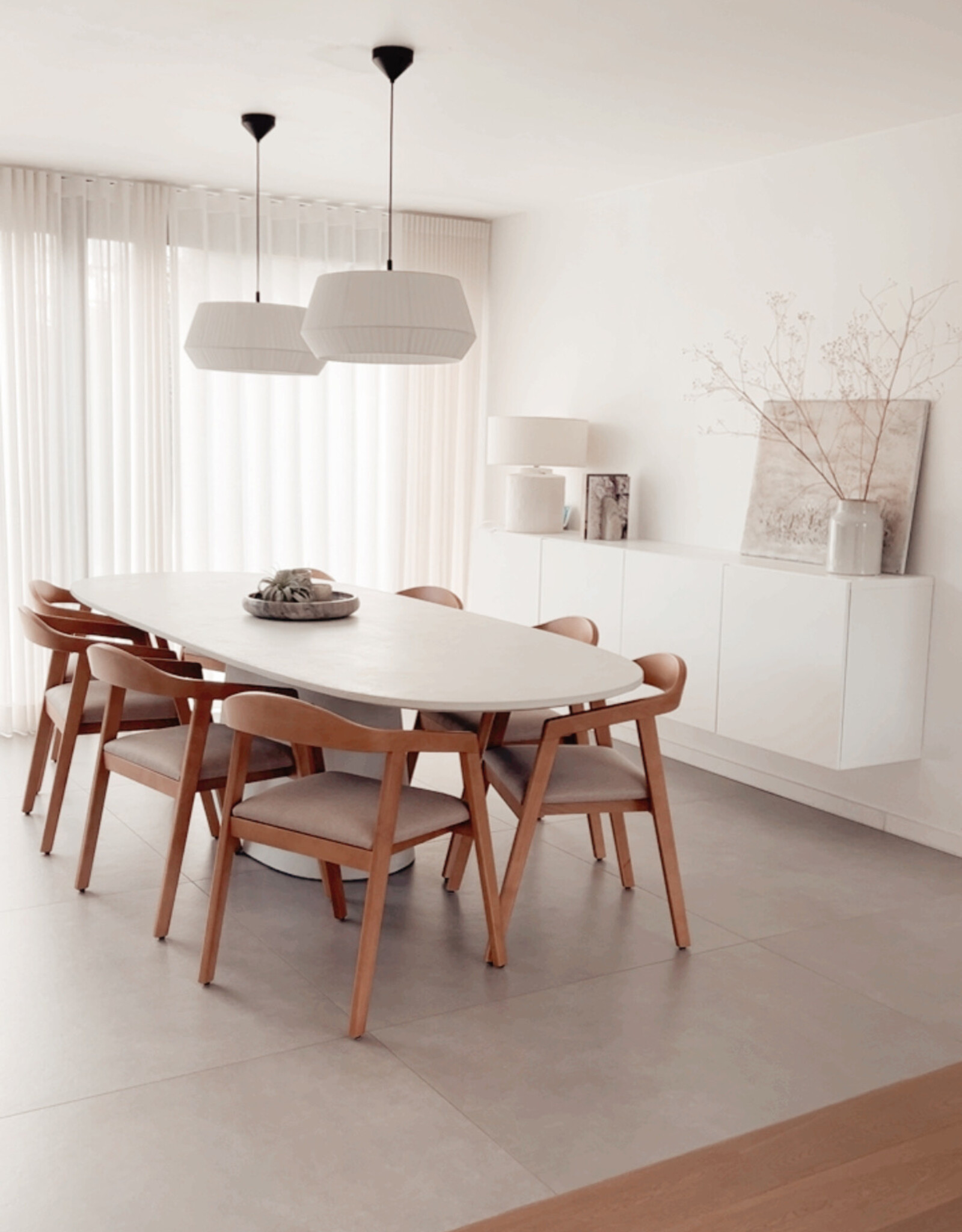 Mila Tafel - Mortex  met ovale poot