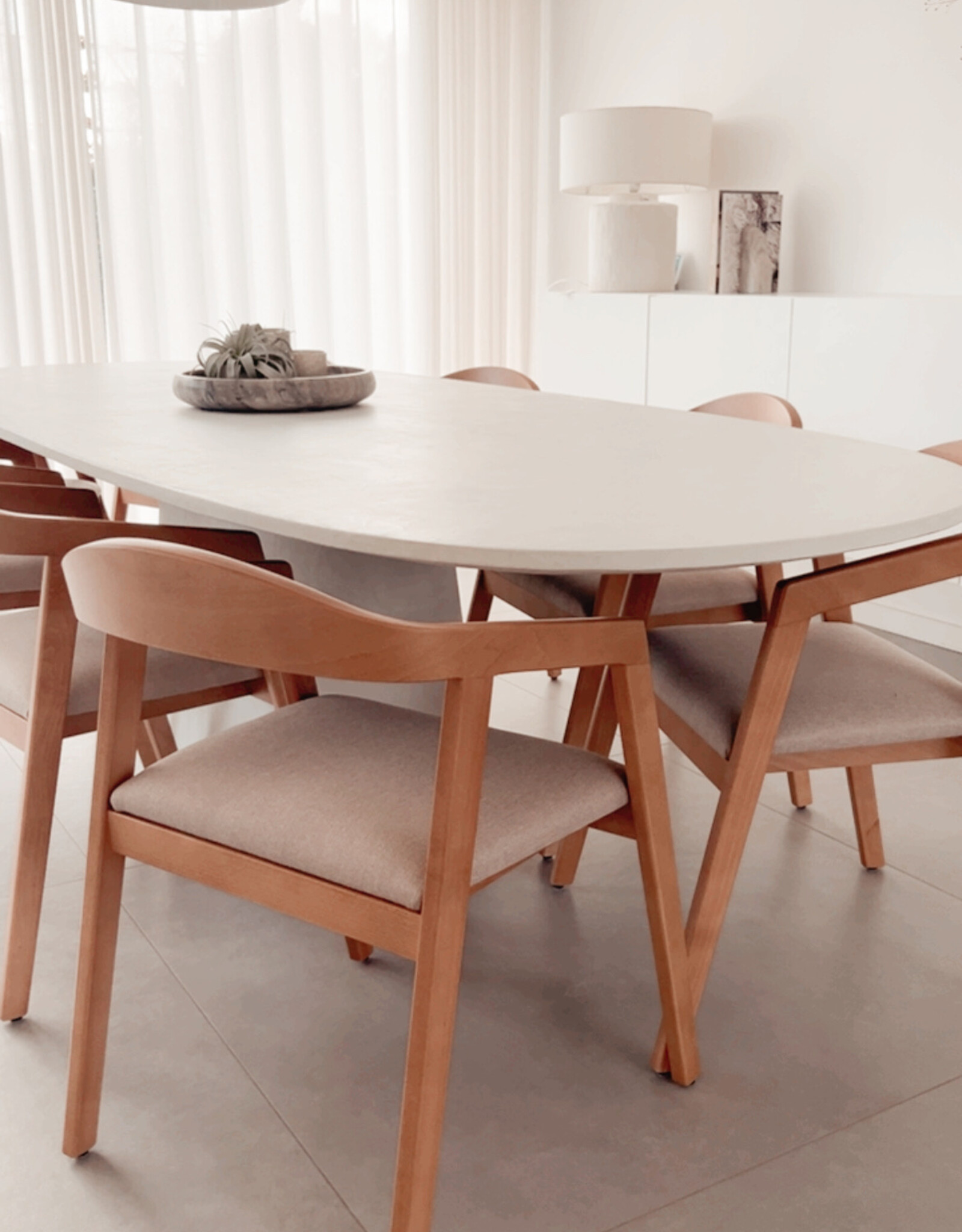 Mila Tafel - Mortex  met ovale poot