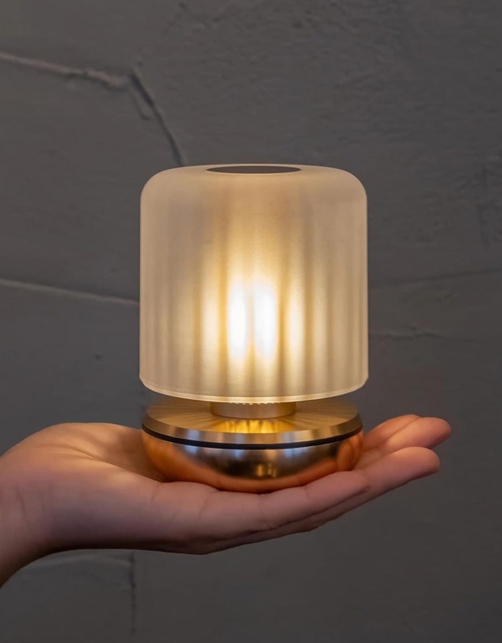 Humble Firefly - tablelight - gold frosted