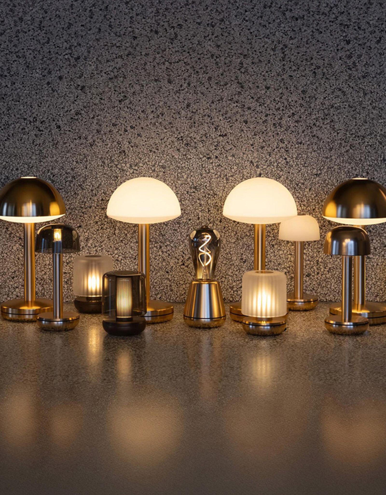 Humble Firefly - tablelight - Bronze smoked