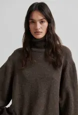 Second female Trui - Alpha bruin