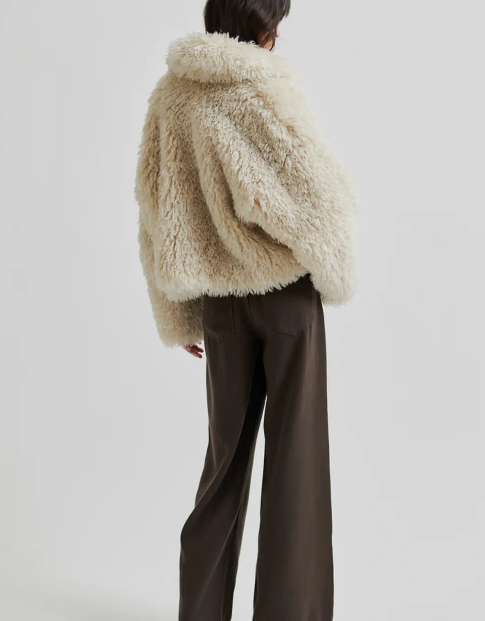 Second female Jas - Ophie beige