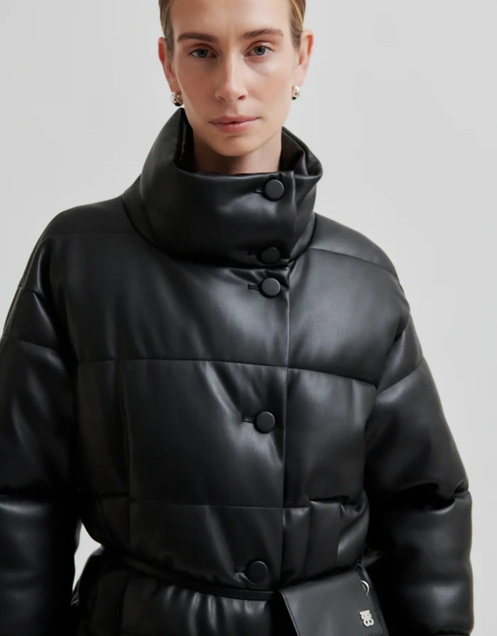 Second female Jas - Yana zwart
