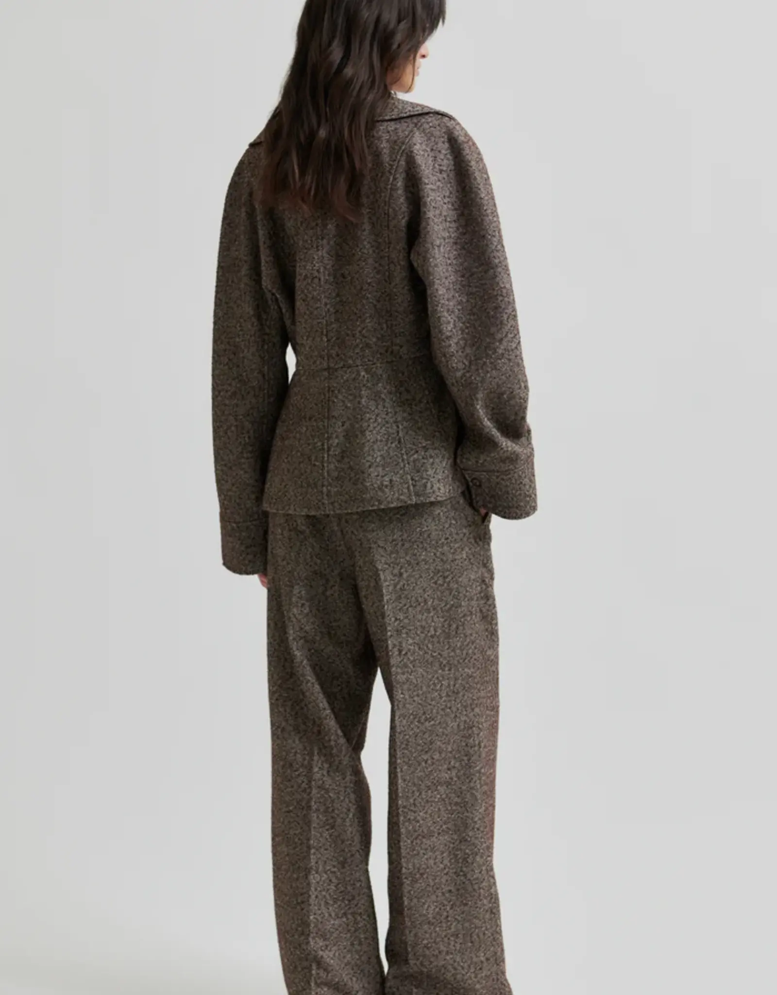 Second female Broek - Arbor bruin