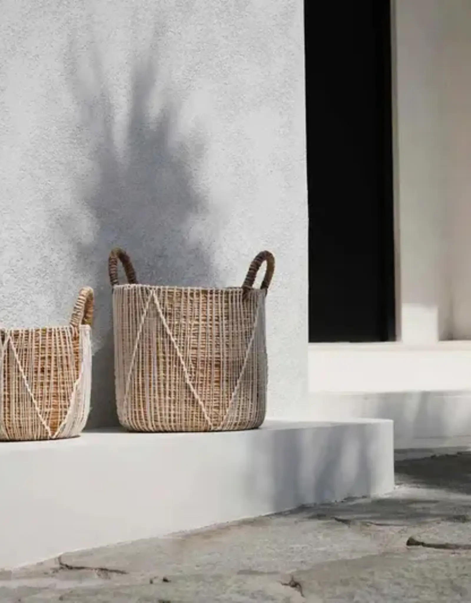 Bazar Bizar Mand - Stitched macrame M