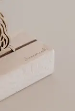 juuniek Houten lijnportret -  op staander · Small