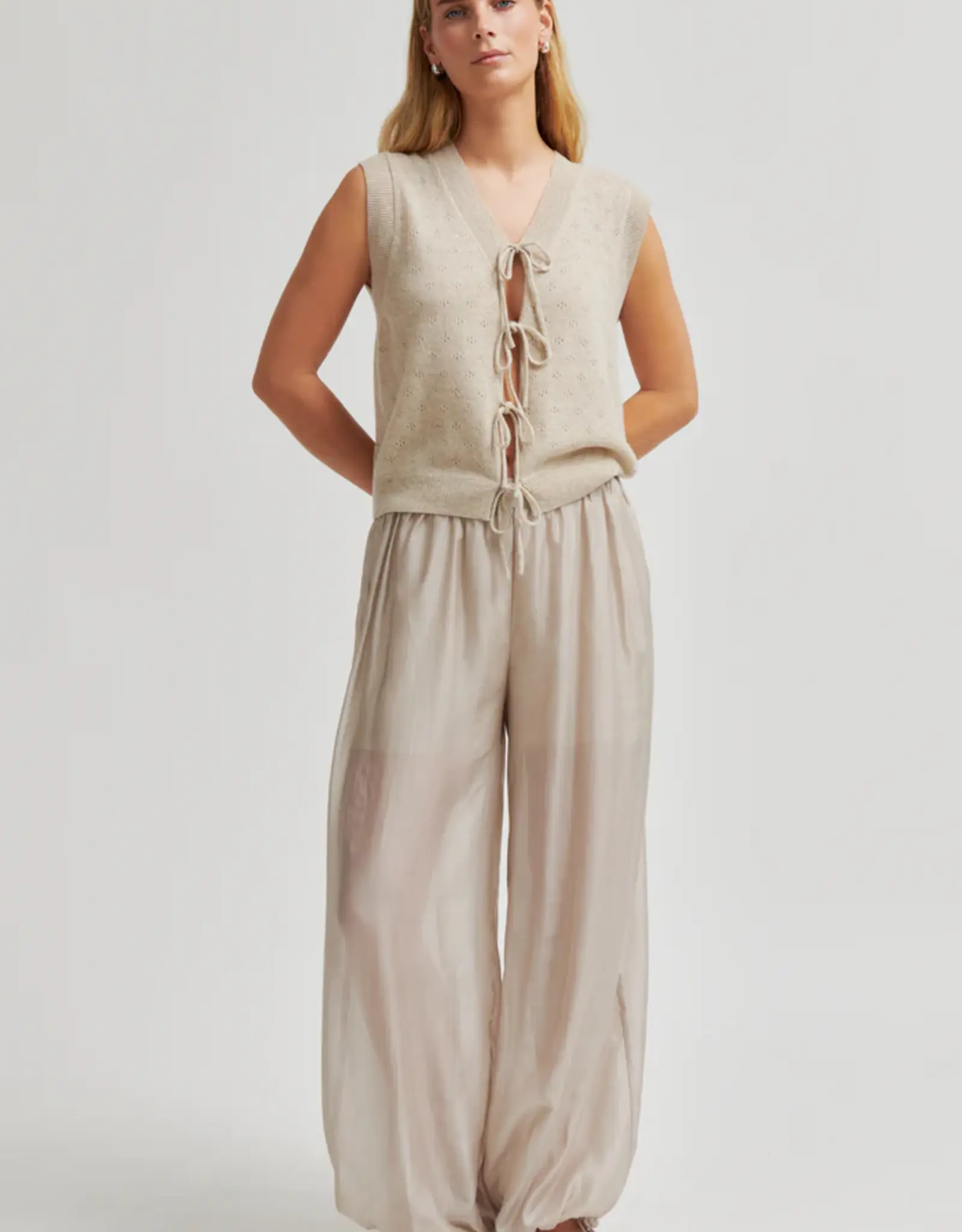 Second Female Top - Amala knit vest