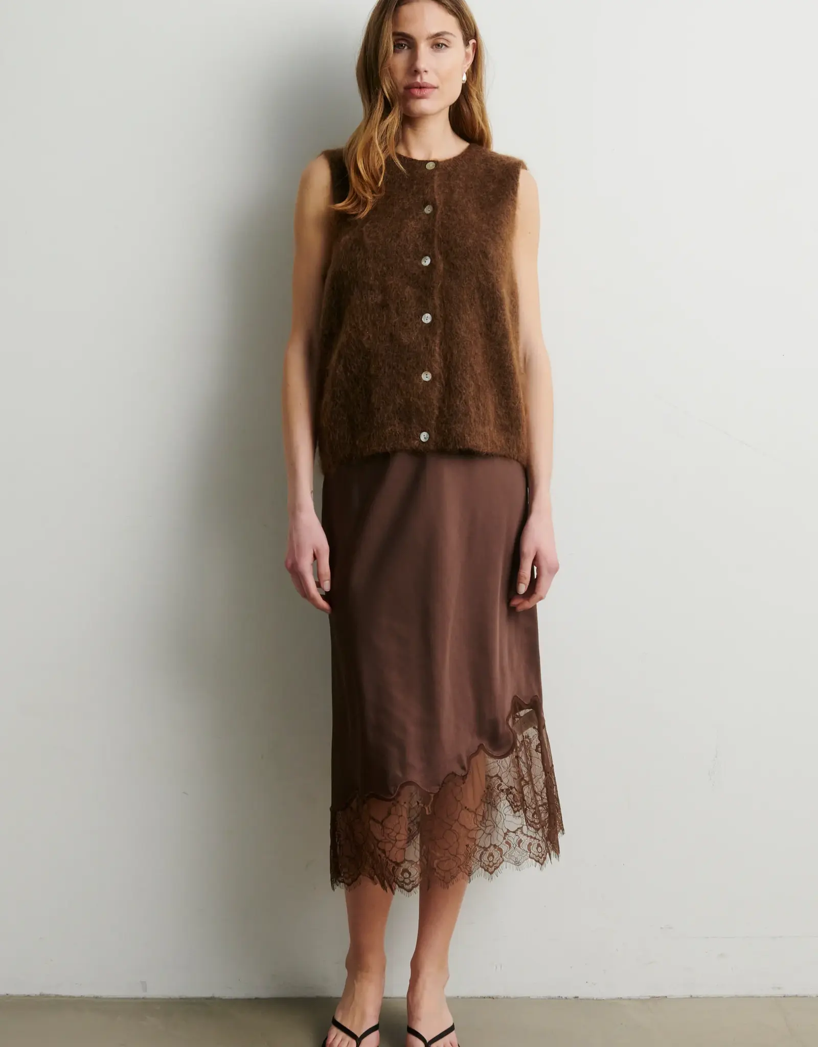 Second Female Rok - Wila lace midi