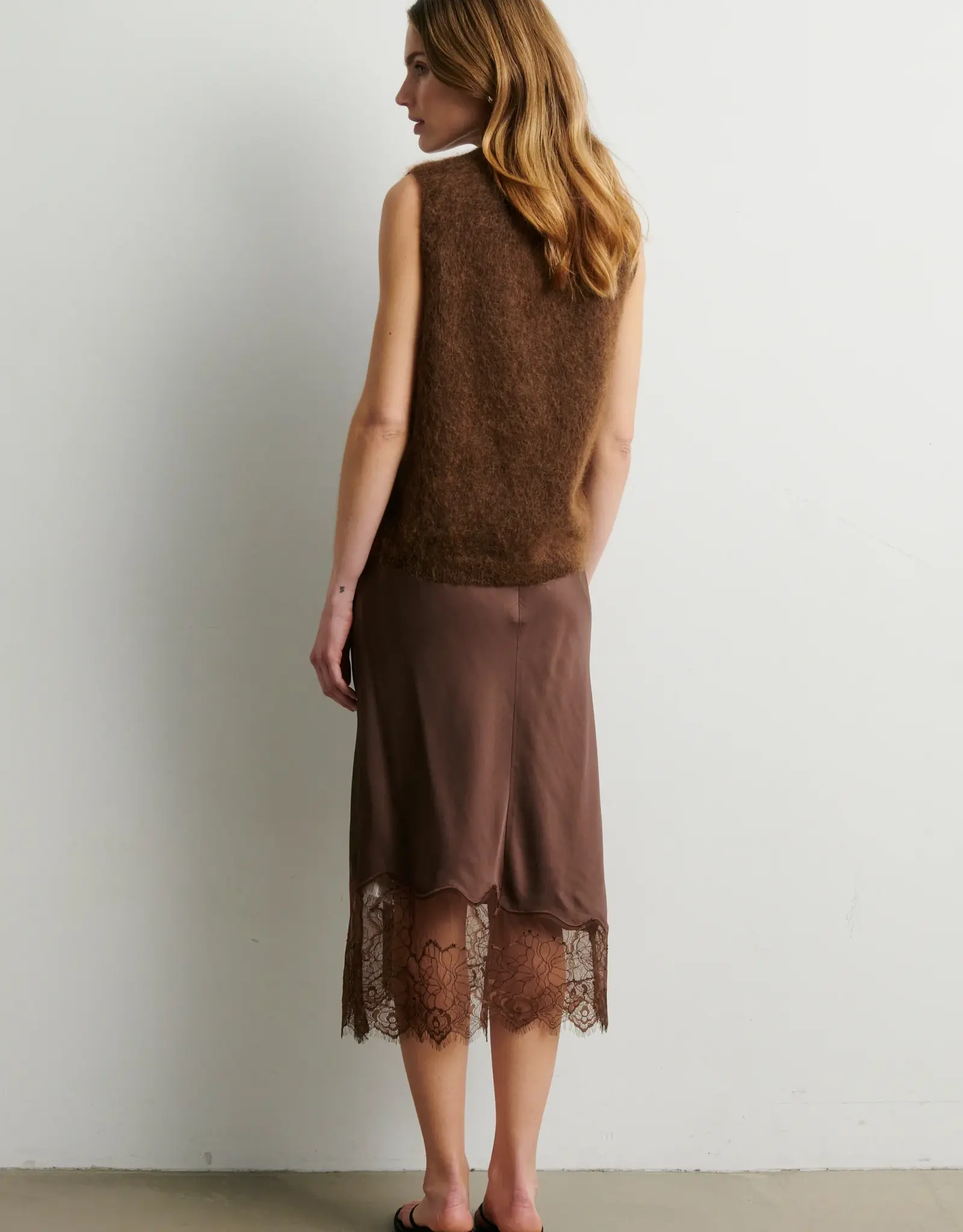 Second Female Rok - Wila lace midi