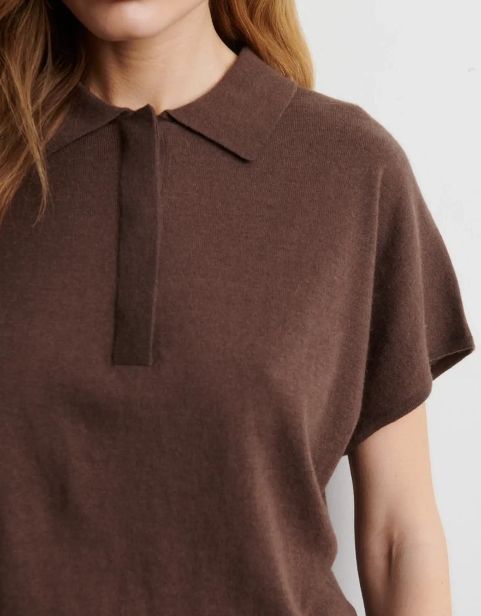 Second Female Polo - Claro bruin