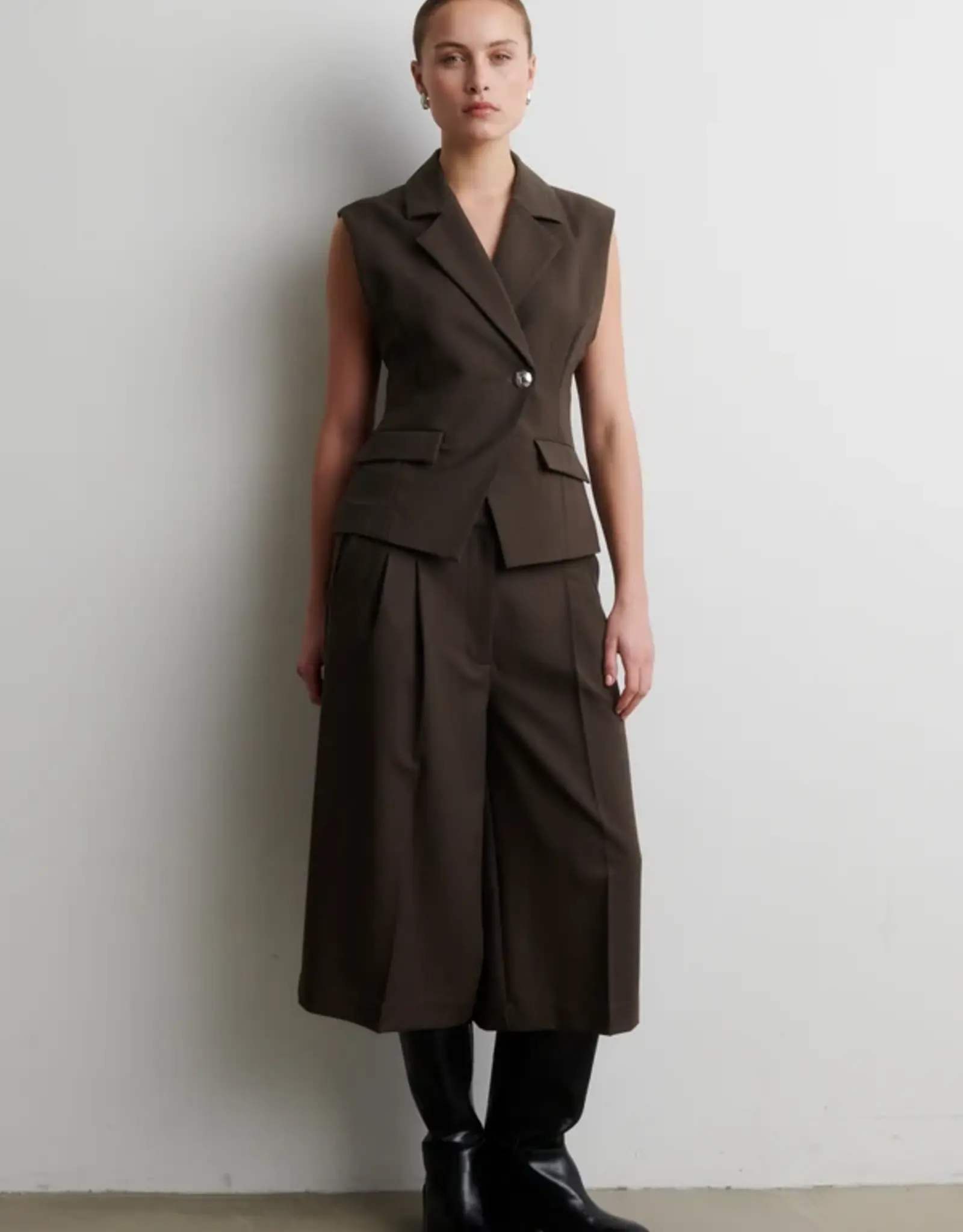 Second Female Waistcoat - Riese bruin