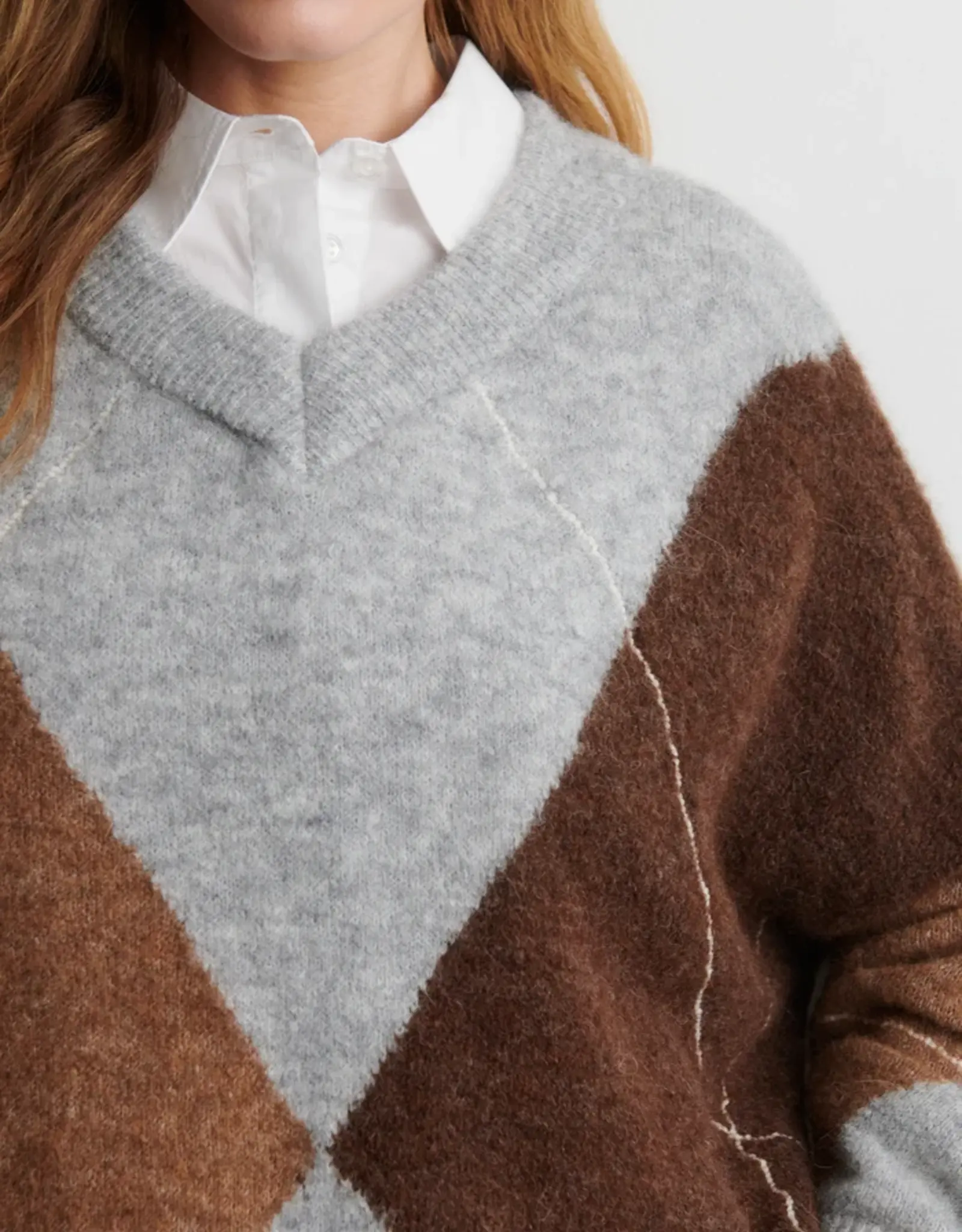 Second Female Pullover - Forca Knit V-Neck