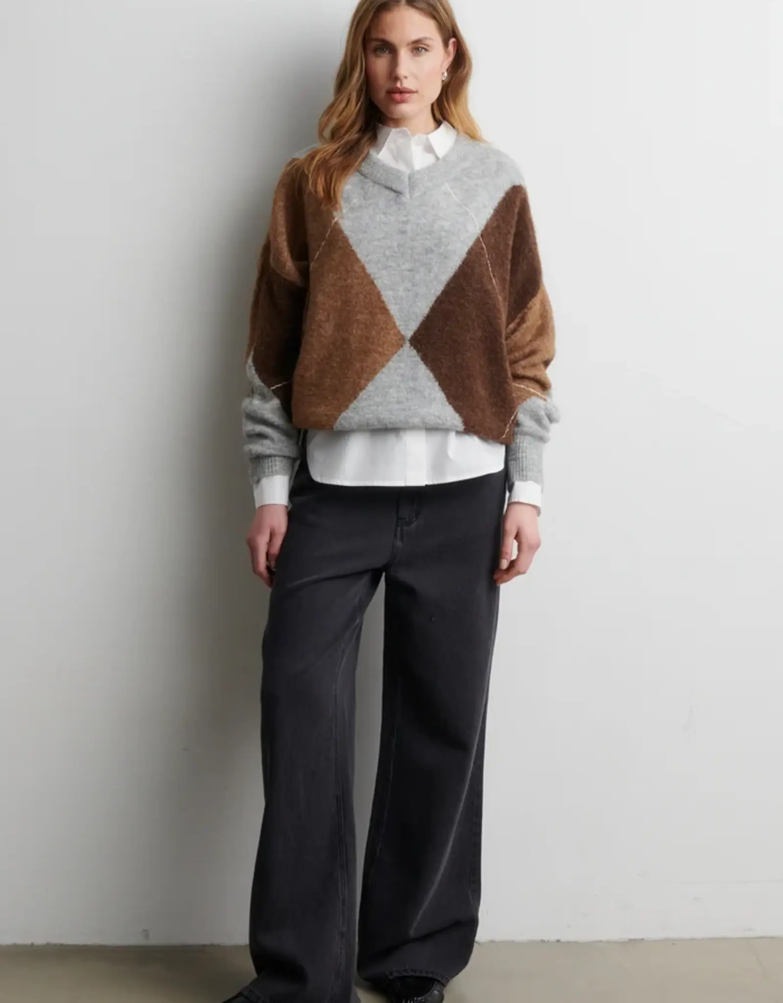 Second Female Pullover - Forca Knit V-Neck