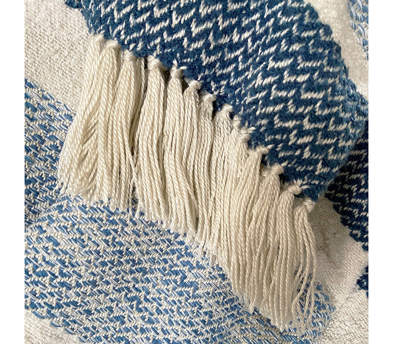 Berber grainy blue throw
