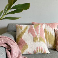 Ikat knitted cushion pink (NEW)