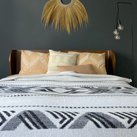 Mochica wool blanket black