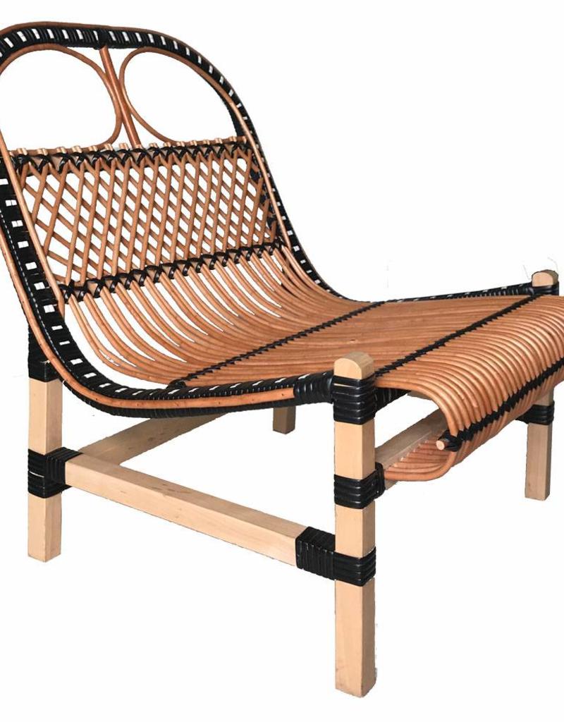 Rattan lounge chair black