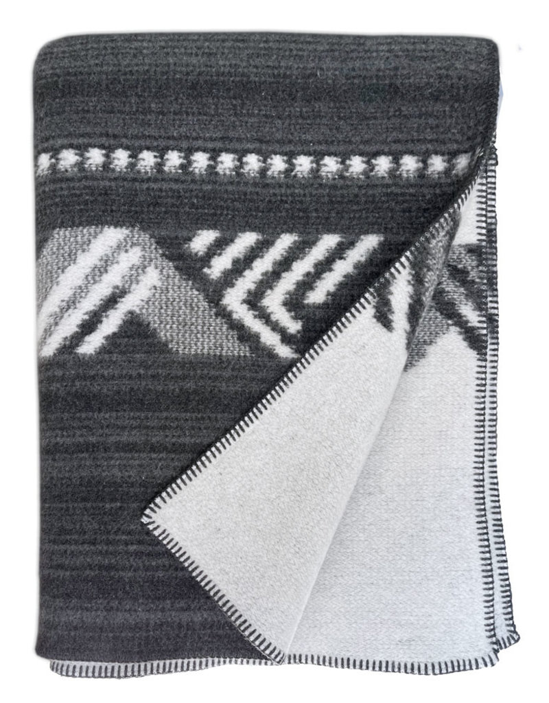 Mochica wool blanket black