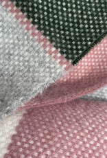 Festivity wool throw dawn pink