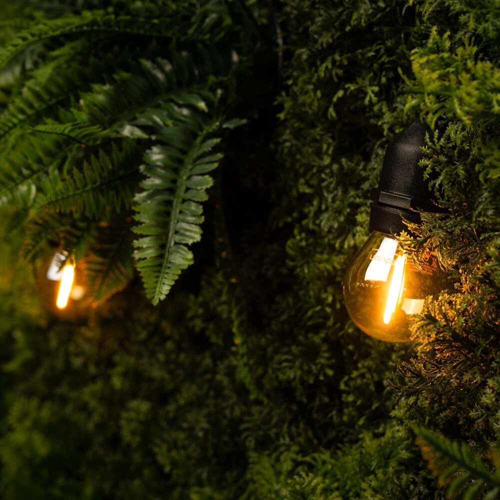 Ledvion 15m LED Lichterkette + 3m Anshlusskabel - E27 - 2100K - IP65 - Verknüpfbar - inkl. 15 LEDs - Geeignet für den Innen- und Außenbereich