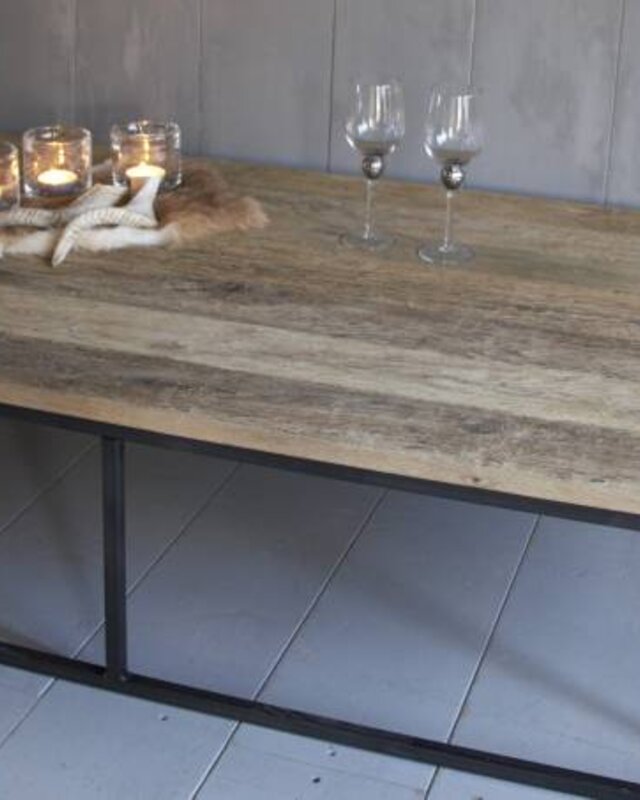 Rene Houtman Salontafel oud eikenhout met ijzeren onderstel 170 cm