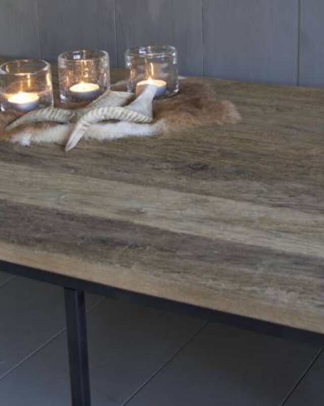 Rene Houtman Salontafel oud eikenhout met ijzeren onderstel 170 cm
