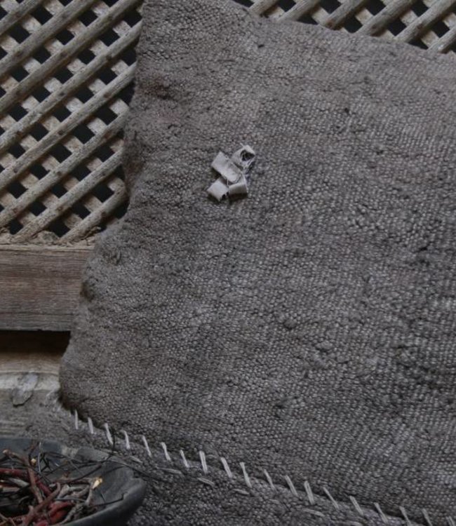 Rene Houtman Kussen linnen bruin taupe grijs