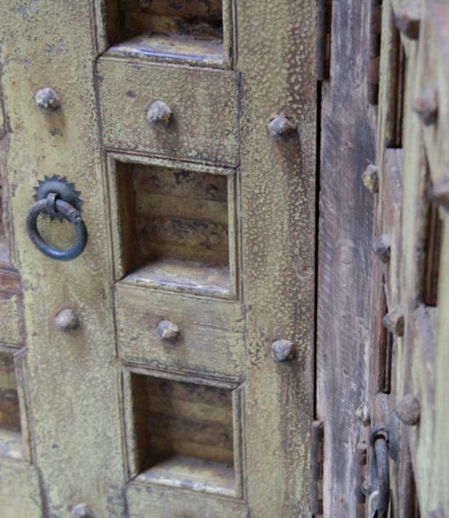 Rene Houtman Robuust oud dressoir India met deurtjes 215 cm