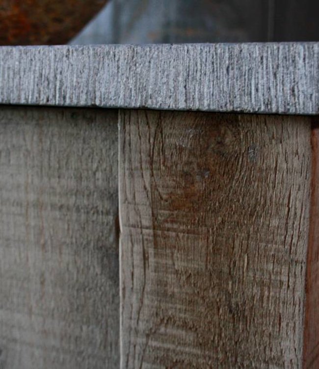 Rene Houtman Badkamermeubel eikenhout met Belgisch hardstenen blad en rivierkom