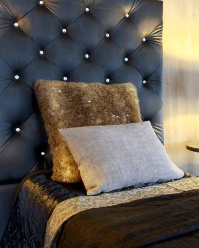 Rene Houtman Castle Boxspring 1 persoons Dakota stof met glazen knopen 120 x 200 cm
