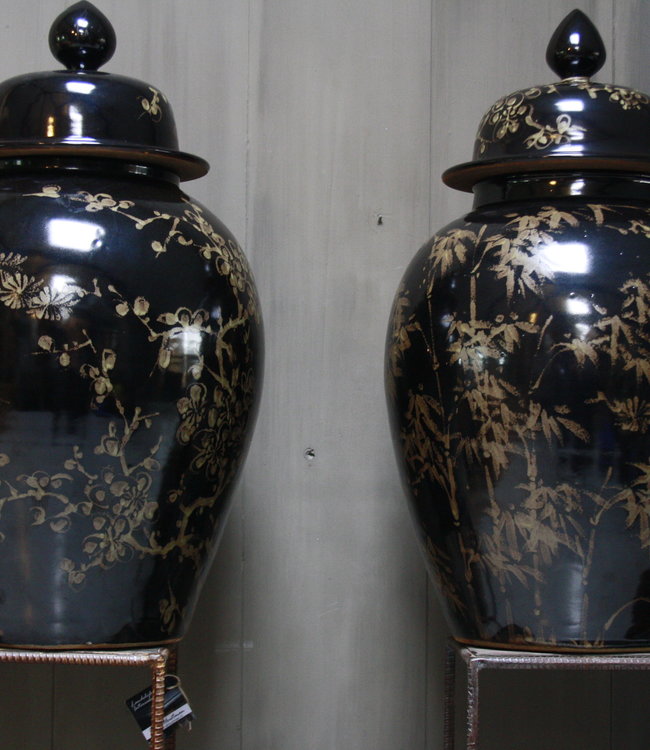 Rene Houtman Hand beschilderde porseleinen  vaas in zwart-goud 70 cm