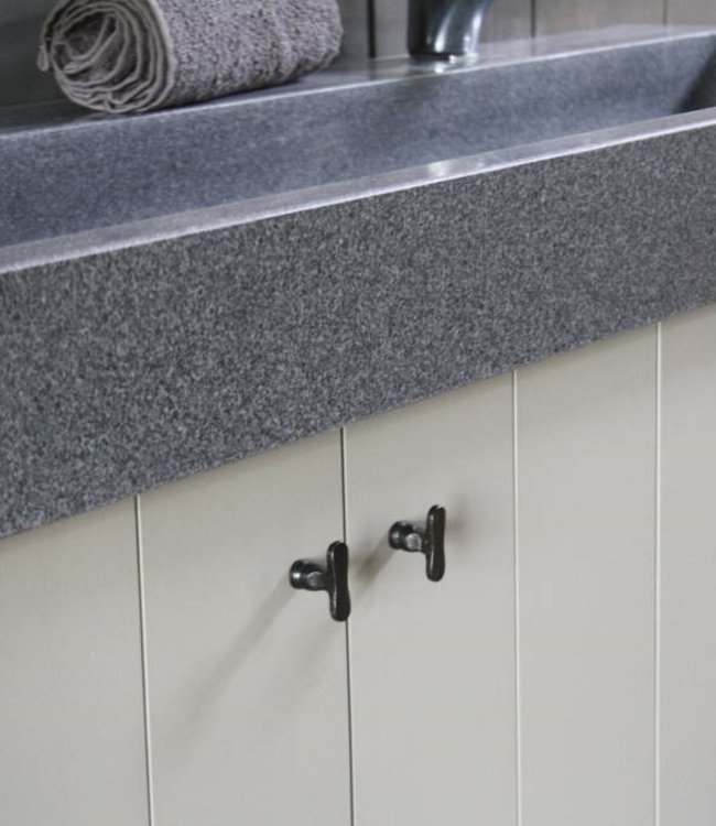 Rene Houtman Granieten wastafel 140 cm met 2 kraangaten