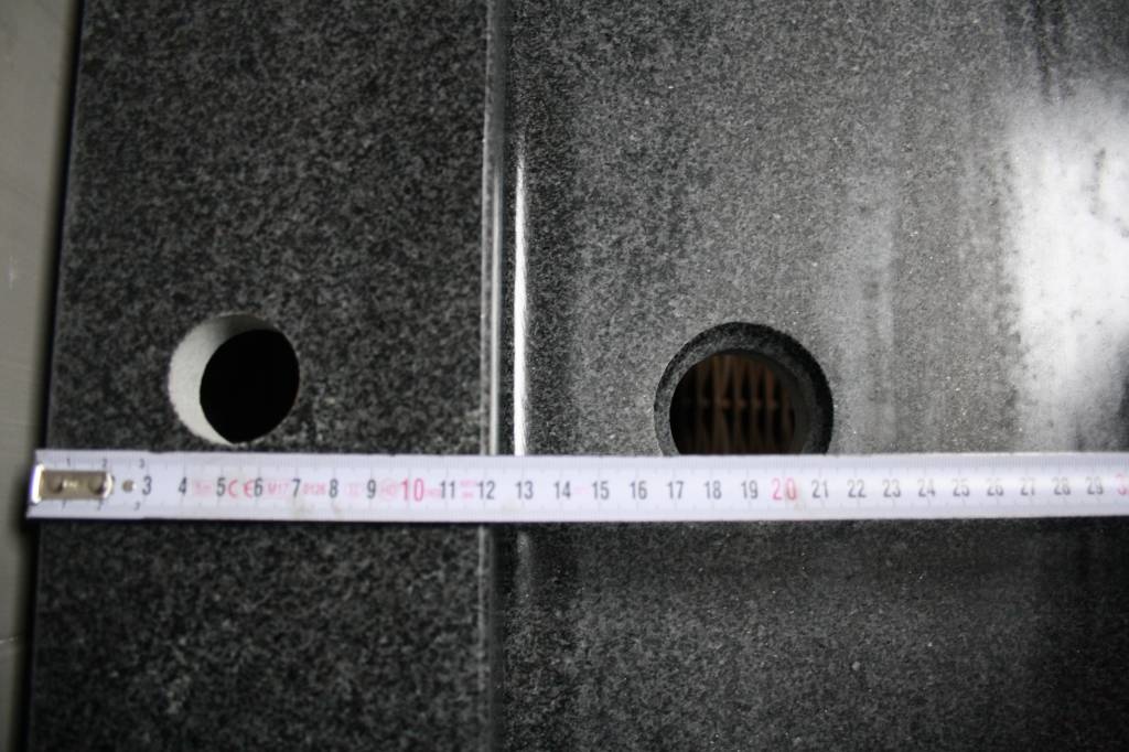 Rene Houtman Granieten wastafel 140 cm met 2 kraangaten