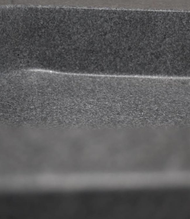 Rene Houtman Granieten wastafel 140 cm met 2 kraangaten