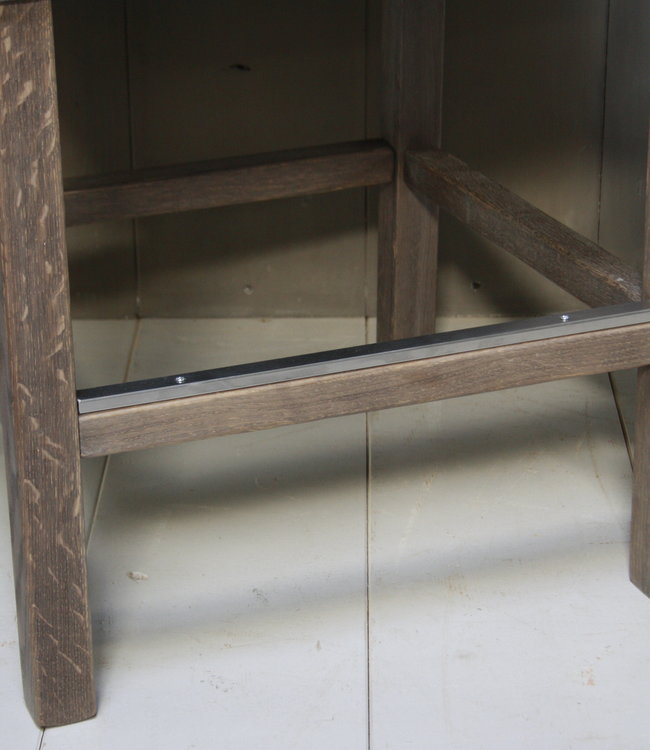 Rene Houtman Barstoel Cassan kiss stof met grijze houten poten