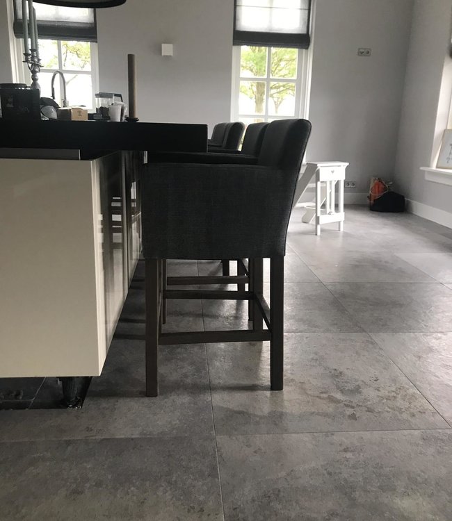 Rene Houtman Barstoel Cassan kiss stof met grijze houten poten