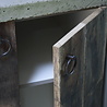 Badkamermeubelset oud eikenhout met stenen trog en complete pompstraat Badkamermeubelset oud eikenhout met stenen trog en complete pompstraat