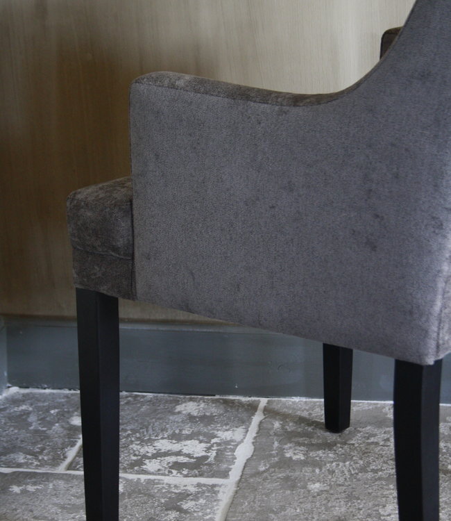 Rene Houtman Julia Landelijke Eetkamerstoel Stof Warm Grijs Capiton 86 cm