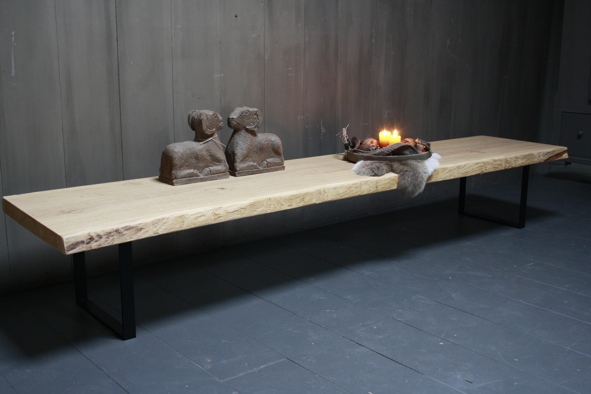 Rene Houtman Eikenhouten salontafel met ijzeren onderstel 250 cm
