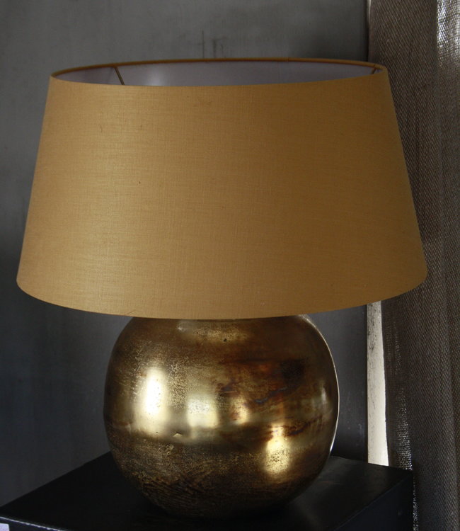 Rene Houtman Goudkleurige tafellamp met warmkleurige kap 55 cm