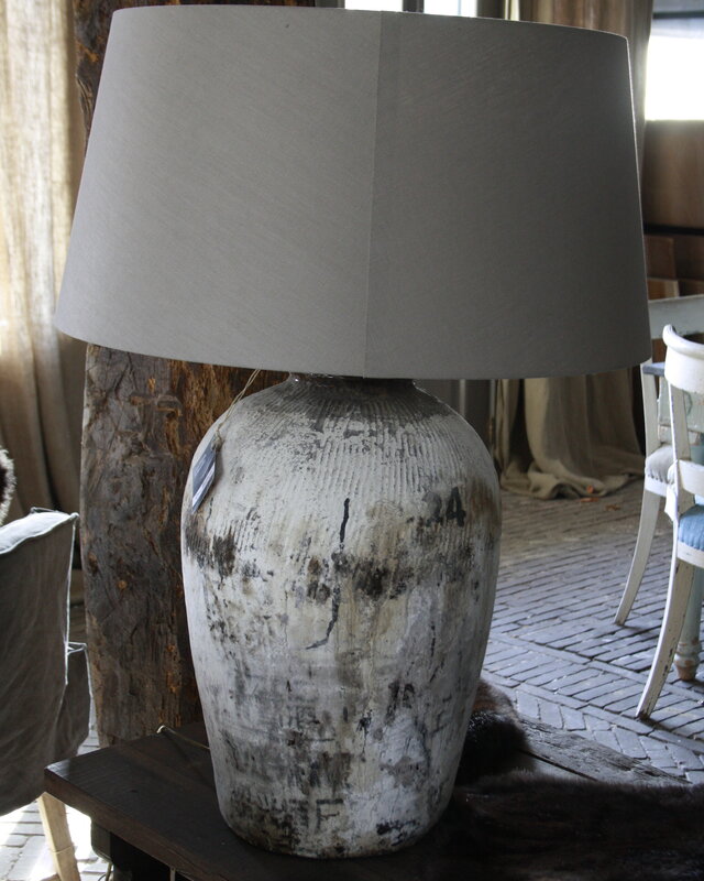 Rene Houtman Kruiklamp oude rijstwijnpot + kap 83 cm