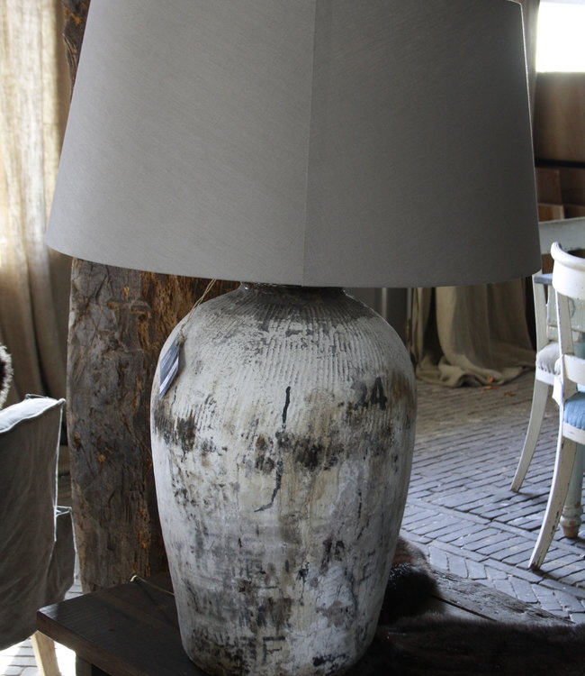 Rene Houtman Kruiklamp oude rijstwijnpot + kap 83 cm