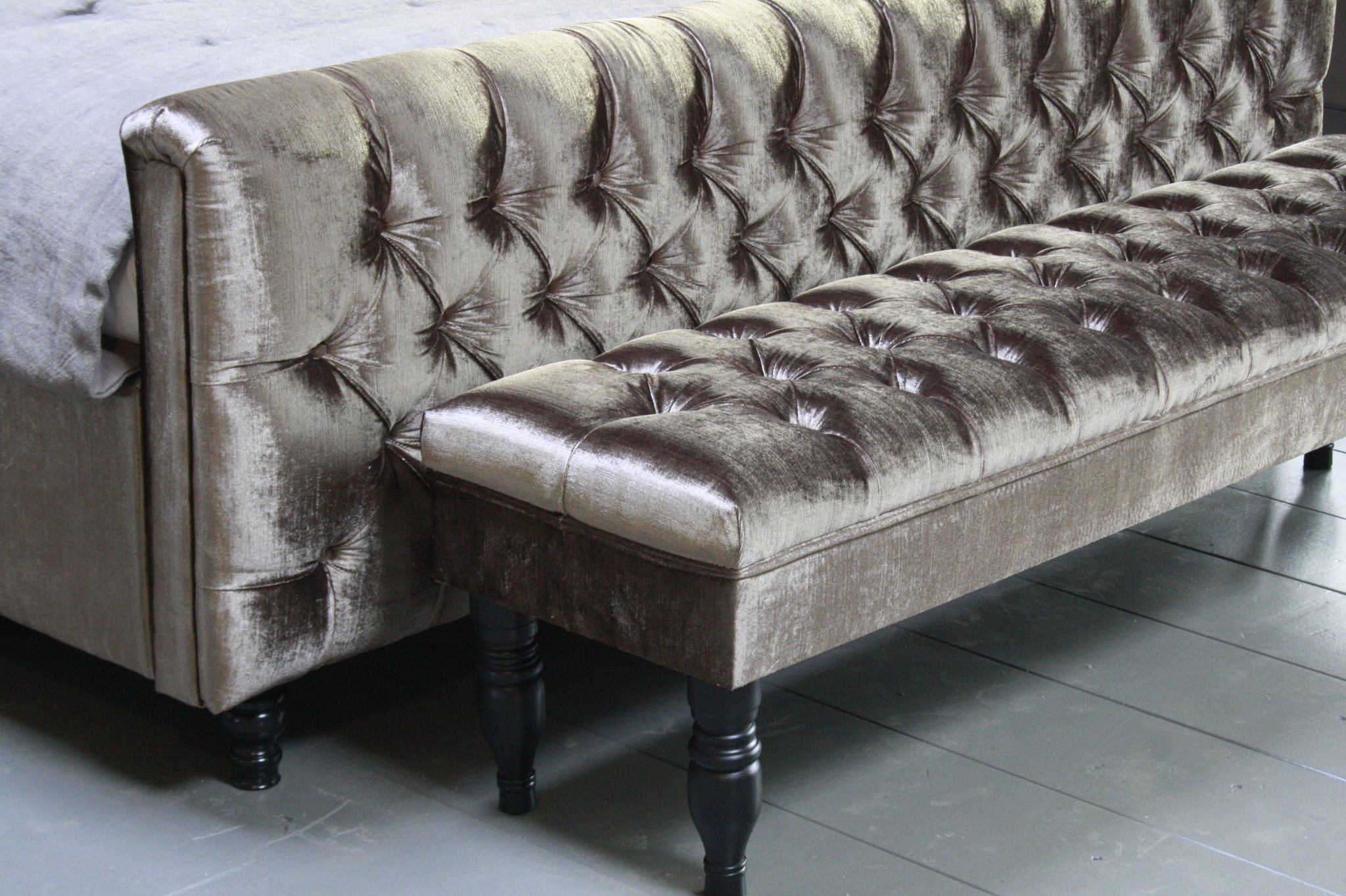 Rene Houtman Darlton Deluxe Ledikant Gecapitonneerd Velvet Light
