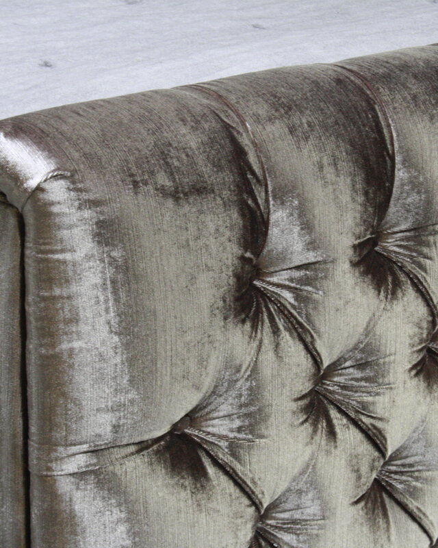 Rene Houtman Darlton Deluxe Ledikant Gecapitonneerd Velvet Light
