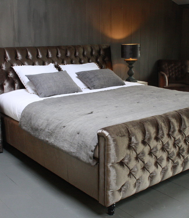 Rene Houtman Darlton Deluxe Ledikant Gecapitonneerd Velvet Light