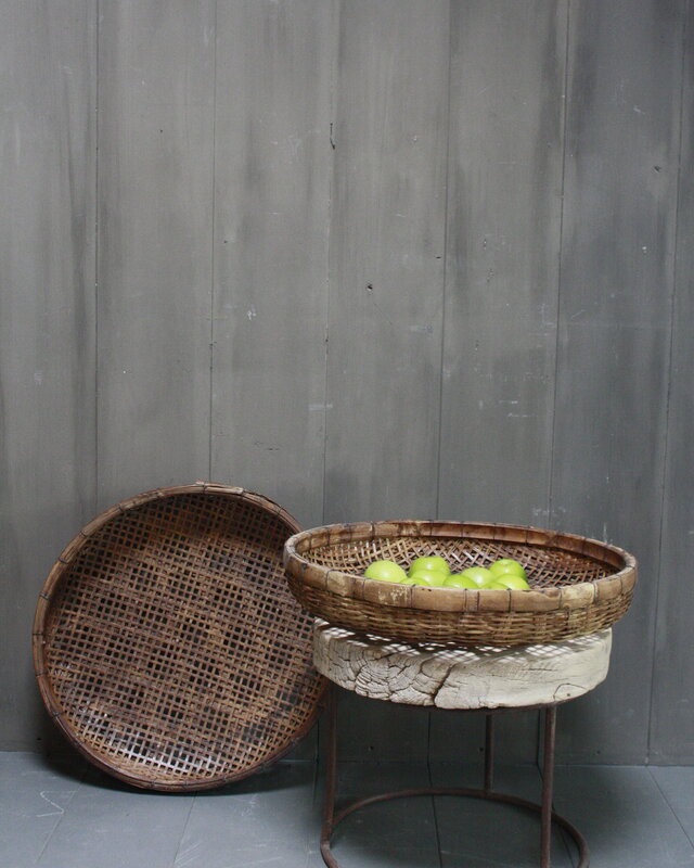 Rene Houtman Oud rieten mand India 60 x 8 cm