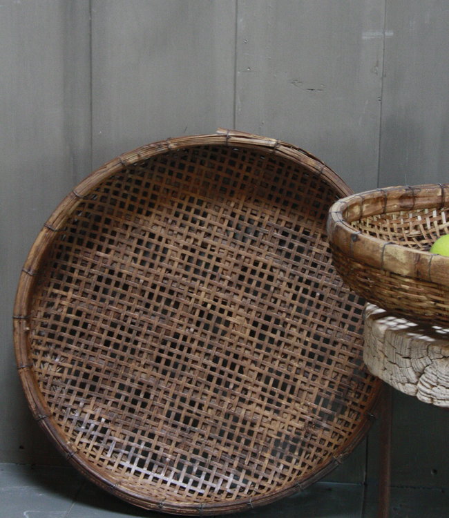 Rene Houtman Oud rieten mand India 60 x 8 cm