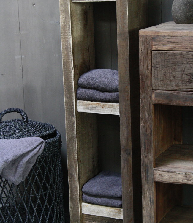Rene Houtman Massief oud houten badkamerkast/handdoekenkast Hugo