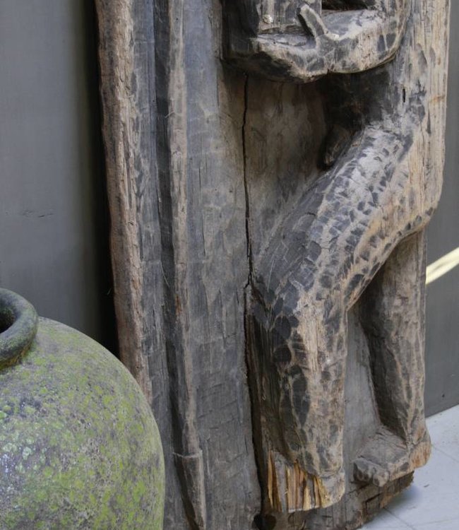 Rene Houtman Oud houten Indisch paneel man + koe 186 x 60 x 20 cm -